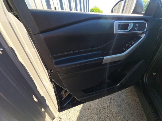 Used 2023 Ford Explorer XLT w/ Equipment Group 202A AWD/4WD image 10