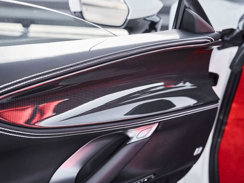 Used 2025 Ferrari SF90 Spider image 35