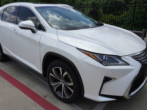 Used 2018 Lexus RX 350 FWD w/ Premium Package image 3