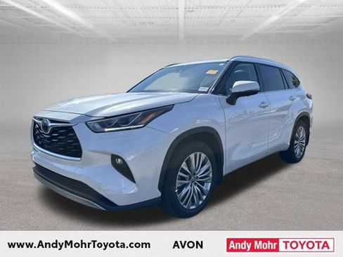 Used 2023 Toyota Highlander Platinum AWD/4WD image 4