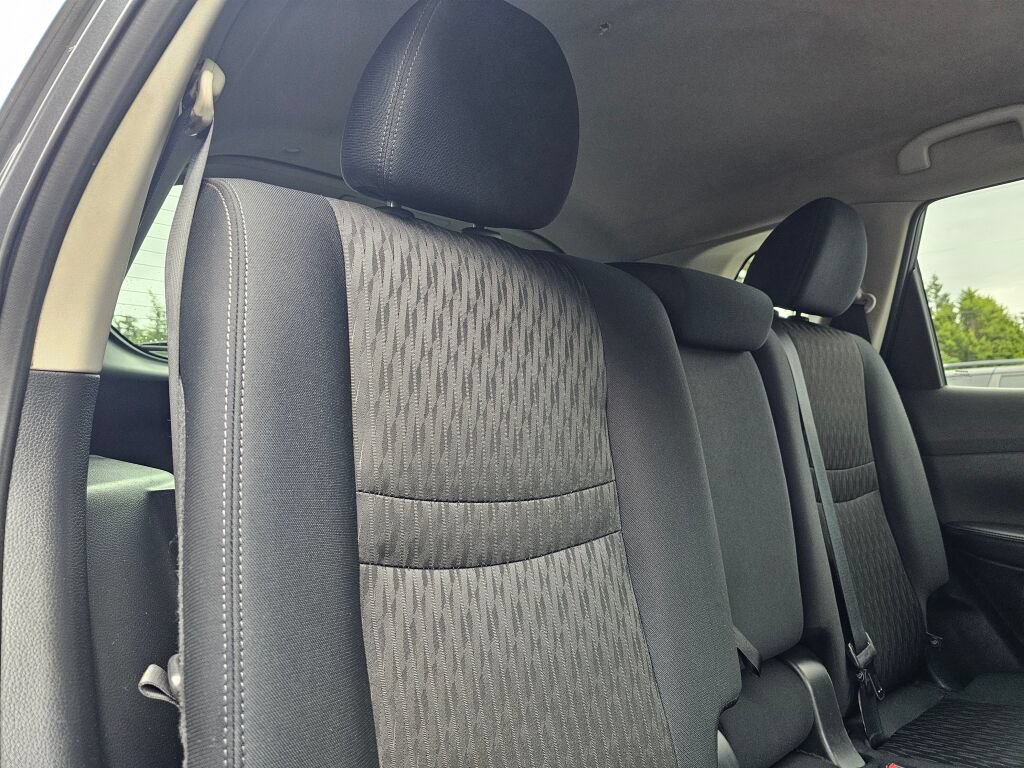 Used 2019 Nissan Rogue SV AWD/4WD image 13
