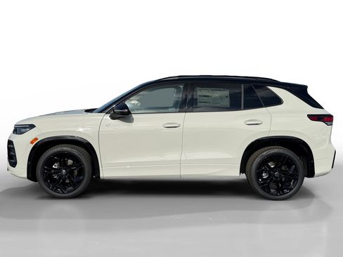 New 2026 Volkswagen Tiguan SE R-Line FWD image 2
