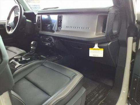 New 2025 Ford Bronco Outer Banks image 8