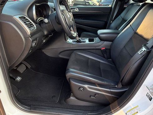 Used 2021 Jeep Grand Cherokee Laredo X RWD image 17