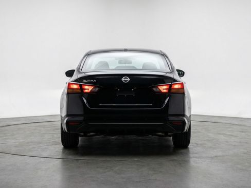 Used 2025 Nissan Altima 2.5 SV FWD image 7