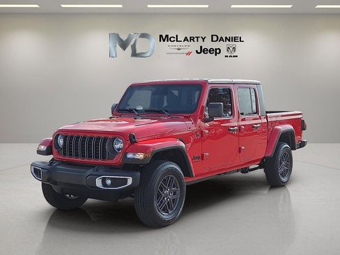New 2026 Jeep Gladiator Sport image 2