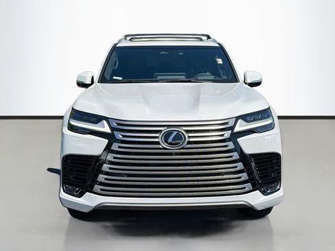 Used 2025 Lexus LX 600 4WD w/ Accessory Package (2T) image 2