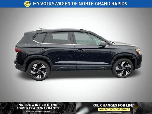 New 2026 Volkswagen Taos SE AWD/4WD image 23