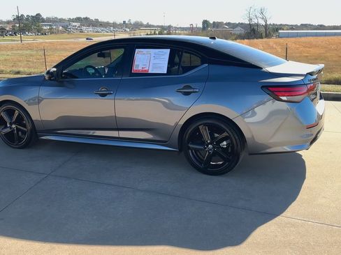 Used 2023 Nissan Sentra SR w/ Midnight Edition Package image 7