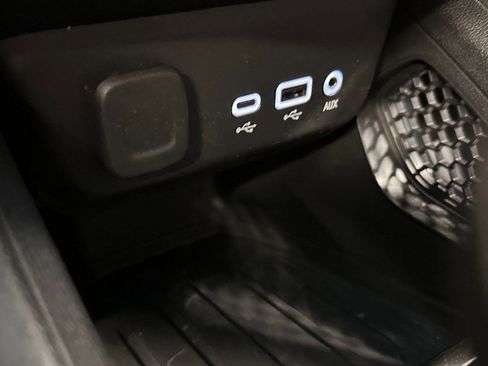 Used 2021 Chevrolet TrailBlazer LT w/ Convenience Package image 16