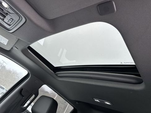 Used 2022 Chevrolet Silverado 1500 LTZ w/ Technology Package image 18