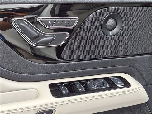 Used 2025 Lincoln Aviator Reserve w/ Illumination Package RWD image 15