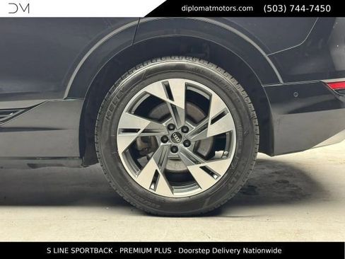 Used 2023 Audi e-tron Premium Plus AWD/4WD image 43