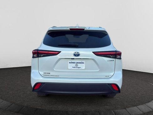 Used 2023 Toyota Highlander Bronze Edition AWD/4WD image 6