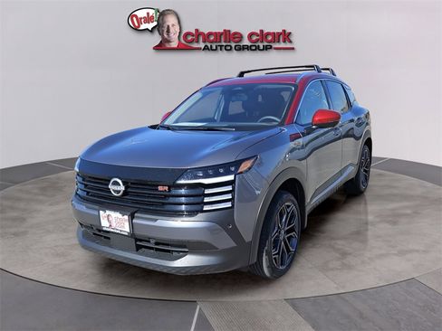 New 2026 Nissan Kicks SR image 2