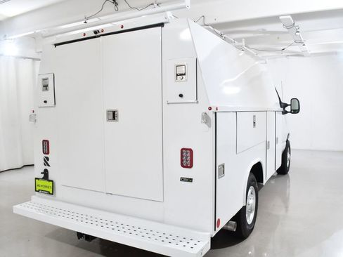 New 2026 Ford E-350 and Econoline 350 Super Duty w/ Power Equipment Group image 12