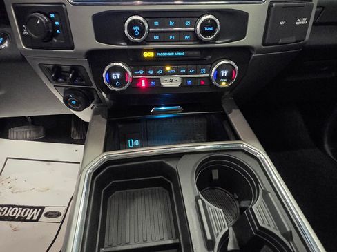 Used 2022 Ford F250 Lariat w/ Black Appearance Package image 18