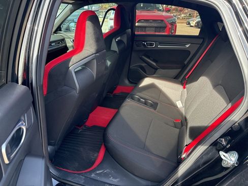 Used 2023 Honda Civic Type R image 9