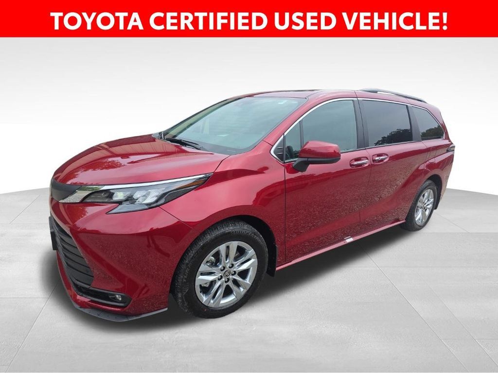 Certified 2026 Toyota Sienna XLE FWD image 1