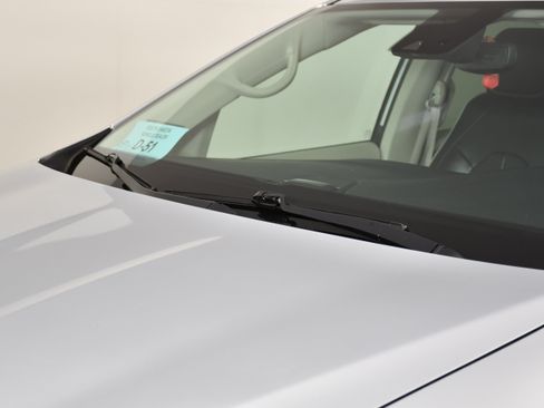 Used 2023 Chrysler Pacifica Limited FWD image 12