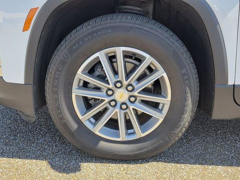 Used 2023 Chevrolet Traverse LT image 33