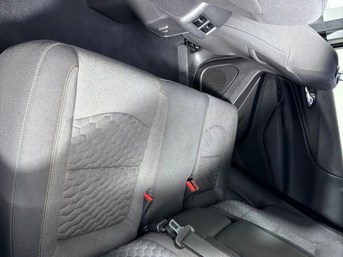 Used 2019 Chevrolet Equinox LT w/ Driver Convenience Package FWD image 19