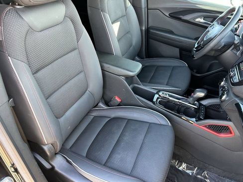 Used 2023 Chevrolet TrailBlazer RS w/ Convenience Package image 10