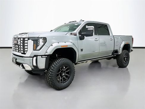 New 2026 GMC Sierra 2500 Denali w/ Denali Reserve Package image 3