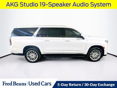 Used 2022 Cadillac Escalade ESV Premium Luxury AWD/4WD image 10