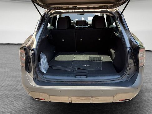Used 2025 Nissan Kicks SV FWD image 25