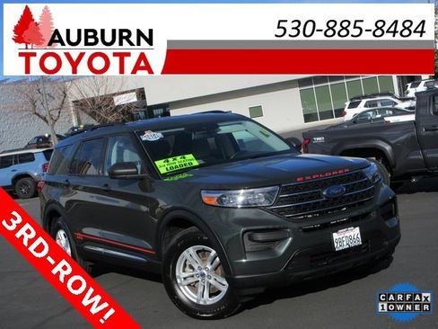 Used 2022 Ford Explorer XLT image 1