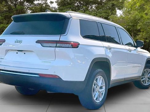 Used 2023 Jeep Grand Cherokee L Laredo AWD/4WD image 2