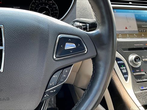 Used 2018 Lincoln MKX Reserve w/ Driver Assistance Package AWD/4WD image 23