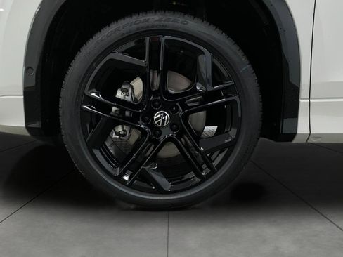 New 2026 Volkswagen Tiguan SE R-Line image 12