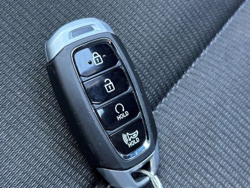 Used 2026 Hyundai Venue SEL FWD image 23