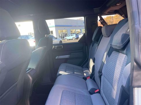 Used 2022 Ford Bronco Outer Banks image 10