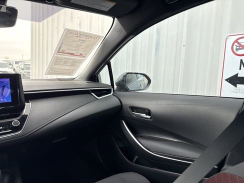 Used 2023 Toyota Corolla SE image 18