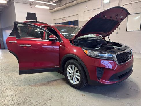 Used 2020 Kia Sorento LX AWD/4WD image 7