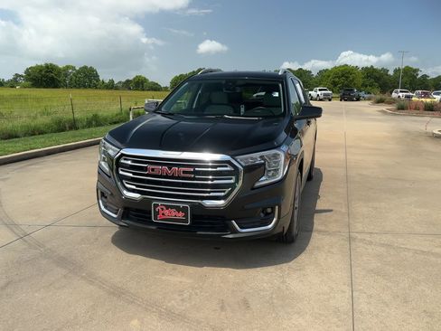 Used 2023 GMC Terrain SLT image 3
