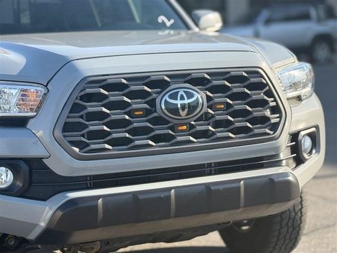 Used 2021 Toyota Tacoma TRD Off-Road w/ Technology Package AWD/4WD image 11