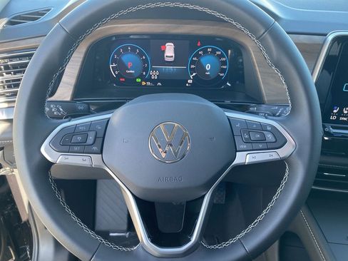 New 2026 Volkswagen Atlas SE image 18