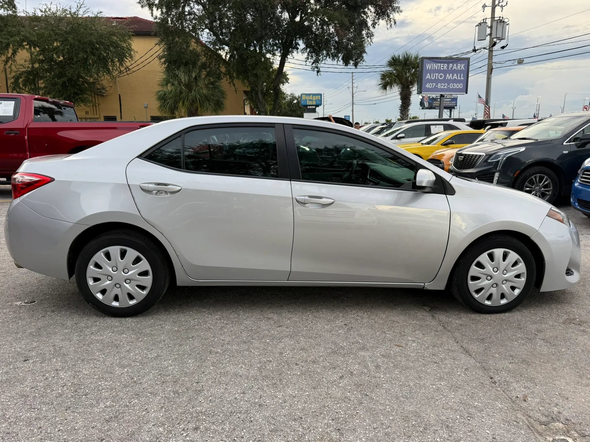 Used 2019 Toyota Corolla LE FWD image 4