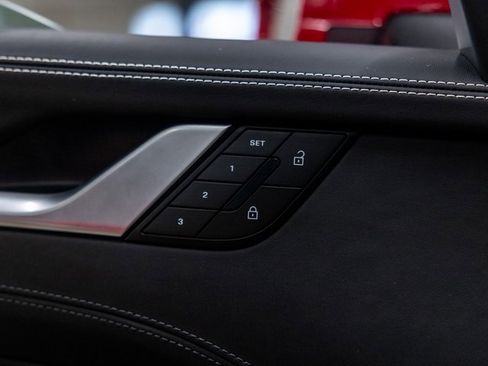 Used 2025 Porsche 911 Carrera image 35