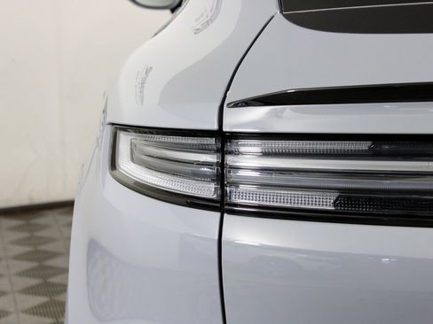 Used 2024 Porsche Cayenne Coupe image 12