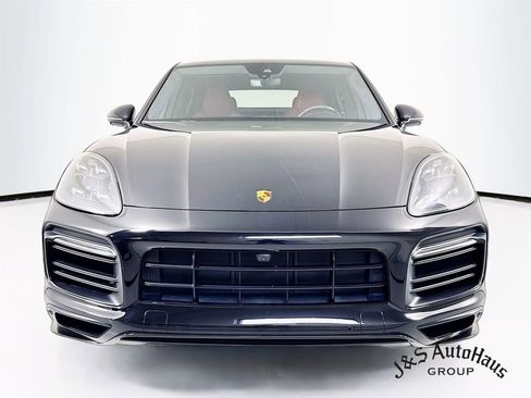 Used 2022 Porsche Cayenne GTS AWD/4WD image 2