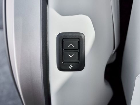 Used 2026 Land Rover Range Rover Long Wheelbase SE image 41