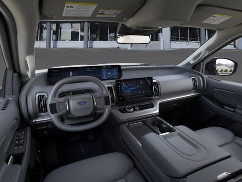 New 2026 Ford Expedition Active RWD image 9