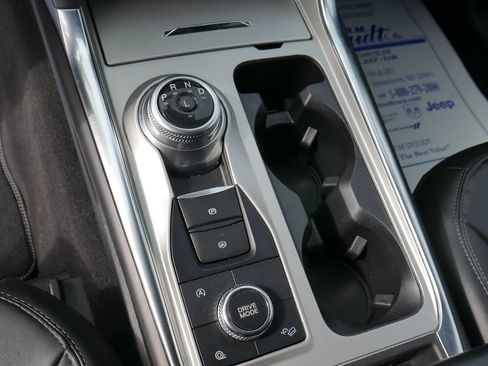 Used 2023 Ford Explorer XLT w/ Equipment Group 202A AWD/4WD image 30