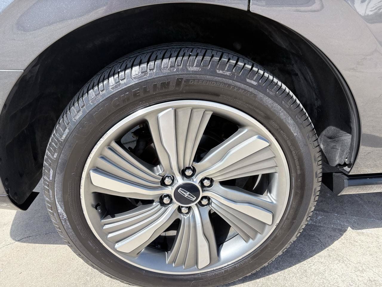 Used 2018 Lincoln Navigator Select w/ Technology Package RWD image 4