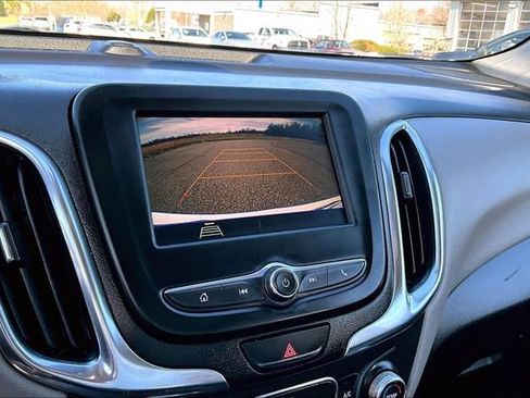 Used 2021 Chevrolet Equinox LS FWD image 14